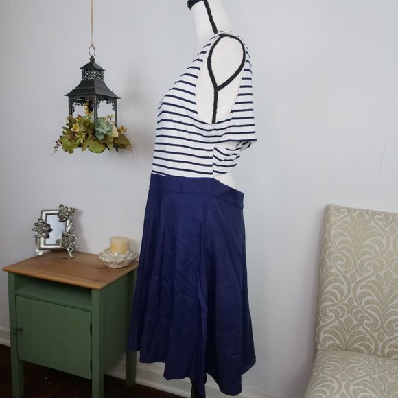 Buy 1 Get 1 FREE🌸Omeya Wanshida Open Back Dress Fit & Flare🌸 - Picture 7 of 7